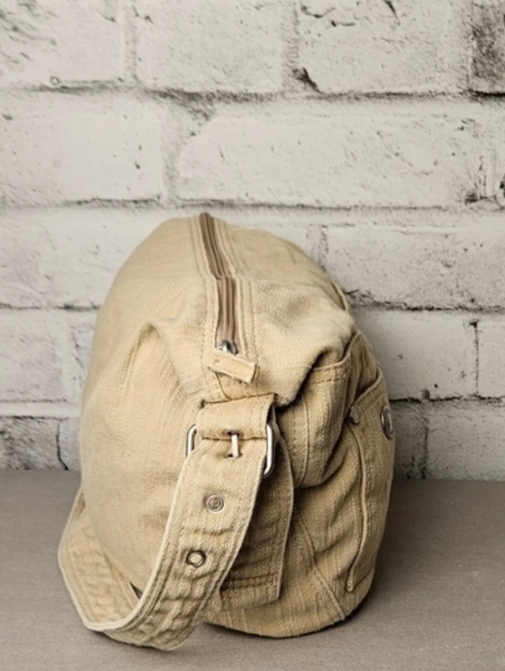 Vintage Levi’s Beige Canvas Shoulder Bag Floral Lined Y2K Hobo Purse